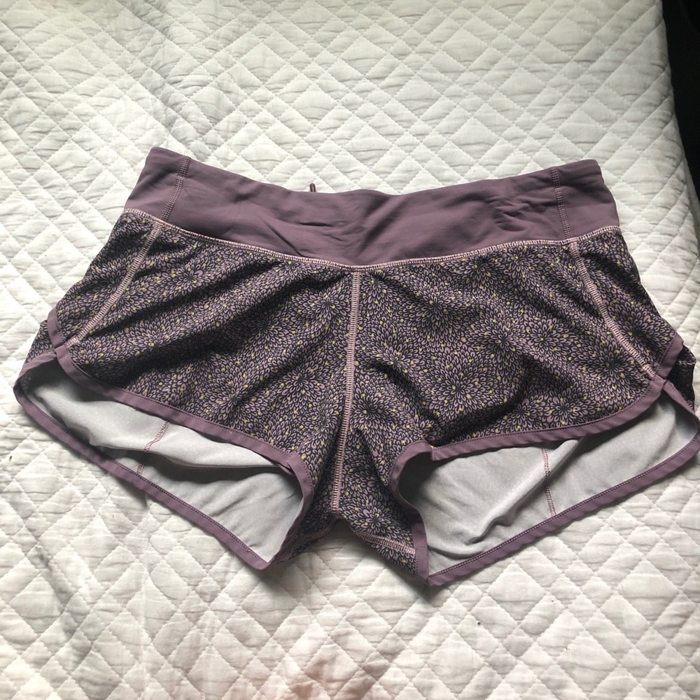 Lululemon Speed Up Short, size 8